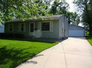 701 E 12th Street Pl N, Newton, IA 50208