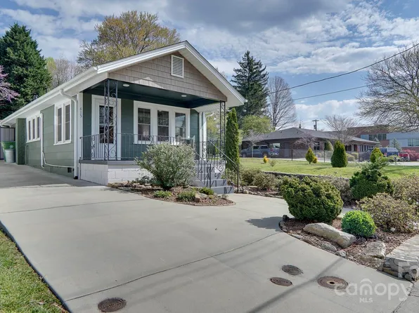 415 9th Ave W, Hendersonville, NC 28791