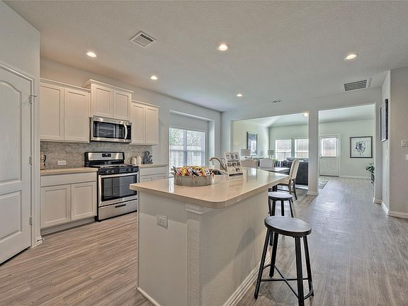 5th image of 307 E Young St