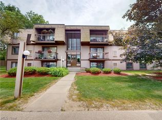 9510 Cove Dr Unit C11, North Royalton, OH 44133