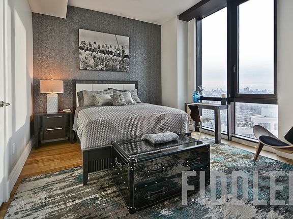 4th image of 4441 Purves St #304