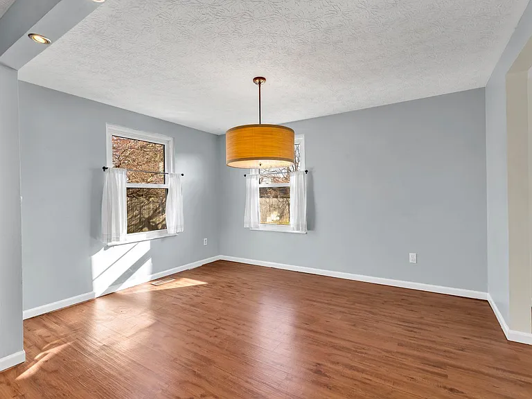 880 Ruskin Dr — Photo 7