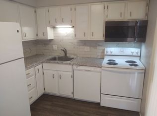 5529 34th Ave APT 8, Moline, IL 61265