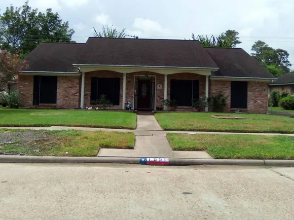1051 W Donovan St, Houston, TX 77091