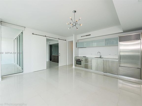 3rd image of 1040 Biscayne Blvd APT 1205