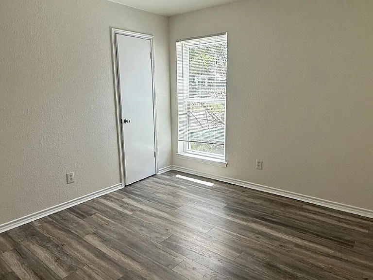 2111 Margalene Way — Photo 13