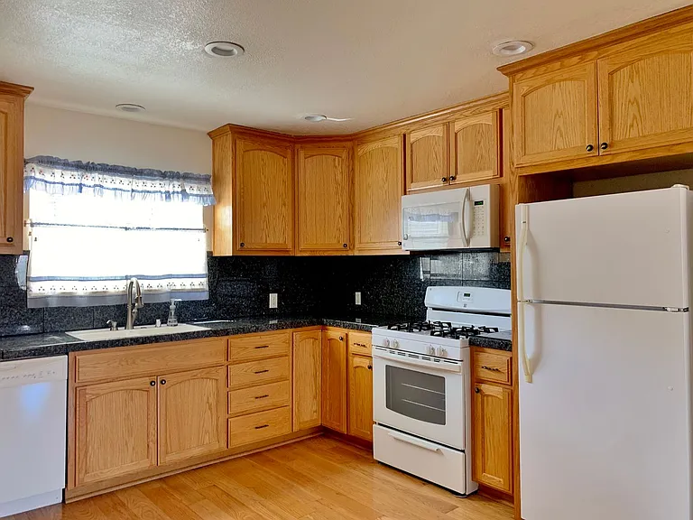 1691 Albion Ct #101 — Photo 3