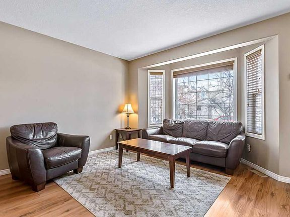 4th image of 27 NE Chaparral Ridge Way SE