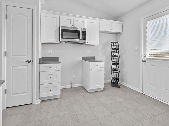 4th image of 3033 W 82nd Pl #C
