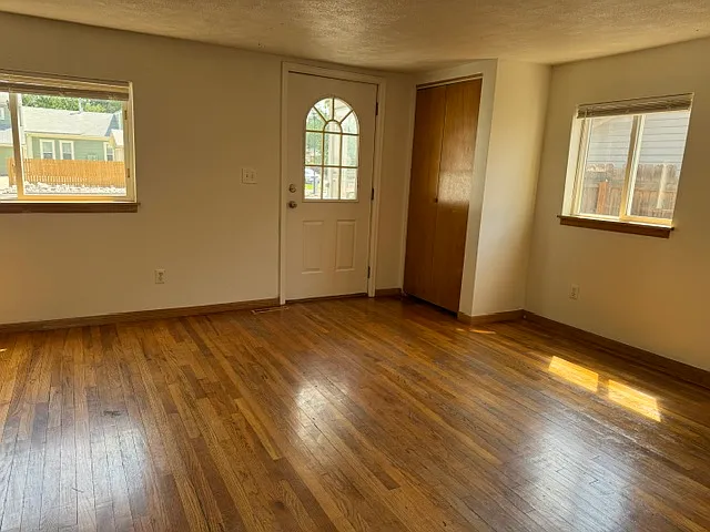 2 bed, 1200 sqft, $1,595 — Photo 2