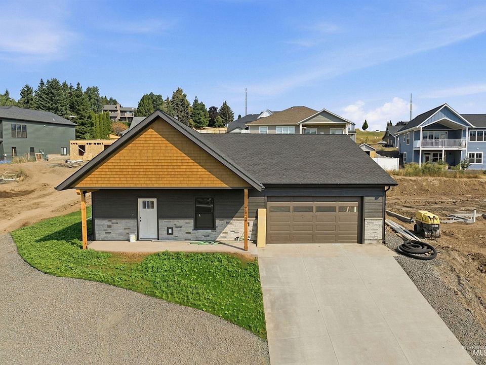 1st image of 2824 Cyprus Cir