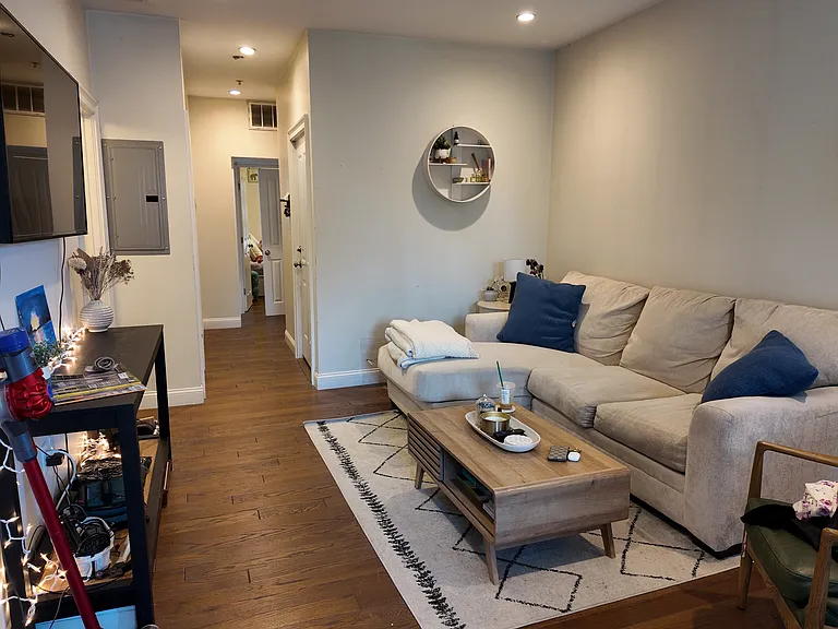 7 Loring St #2 — Photo 1