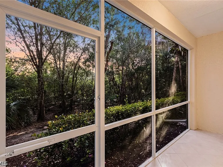 10302 Via Colomba Cir — Photo 15
