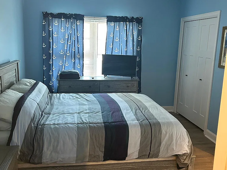 180 Ashworth Ave #104 — Photo 16