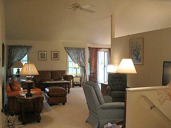 4th image of 8655 Dogwood Ct