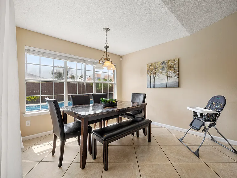 909 Catskill Ln — Photo 42