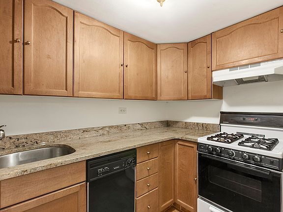 3rd image of 372 5th Ave APT 3K