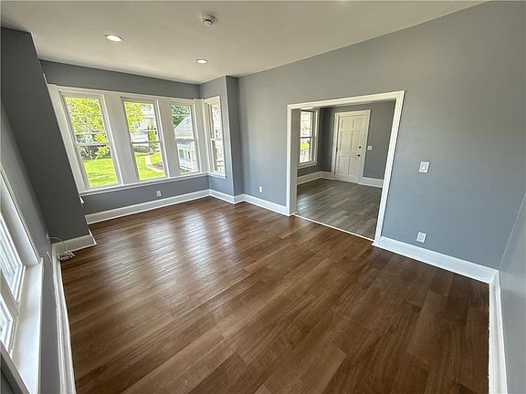4th image of 191 Grove St