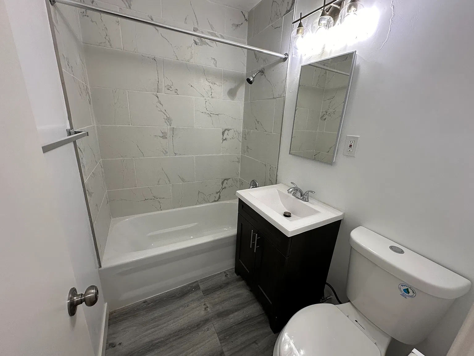 2 bed, 900 sqft, $2,150 — Photo 3