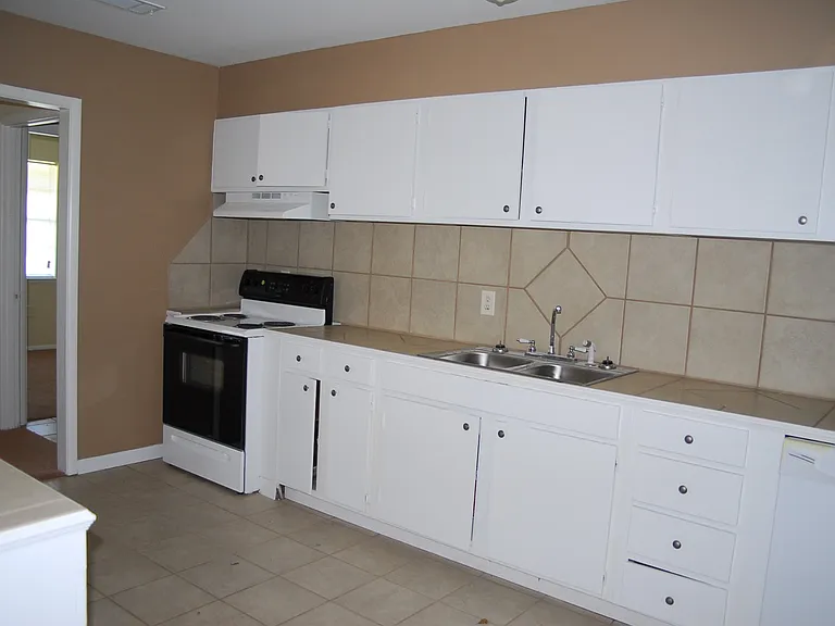 2615 Demaret Dr — Photo 6