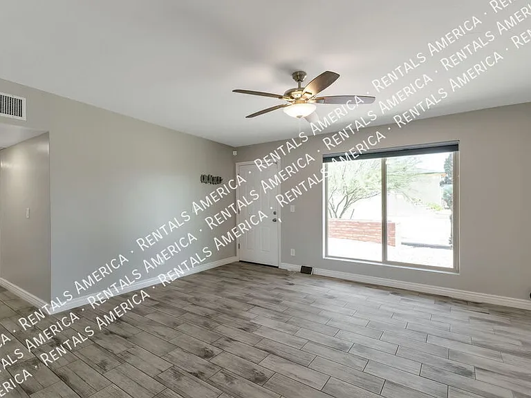 4000 W Orangewood Dr — Photo 4