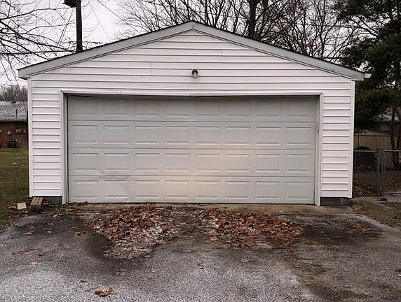 3rd image of 636 Kentucky Ave