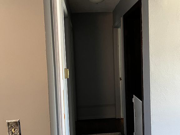 5th image of 1019 Hickory St