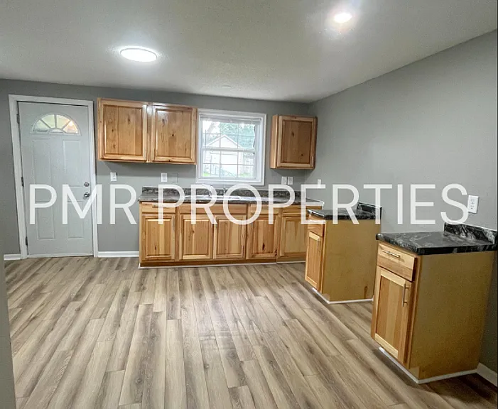 2714 Delaware St — Photo 3