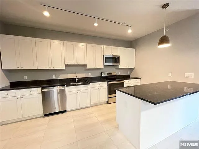 116 Essex St #202 — Photo 5