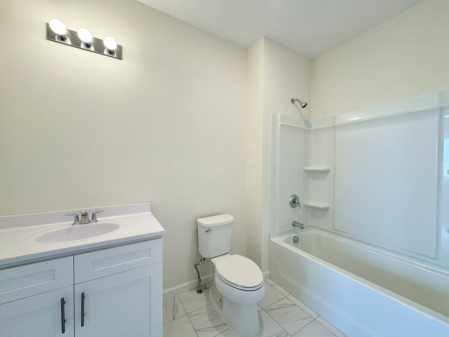 2 bed, 975 sqft, $2,350 — Photo 3