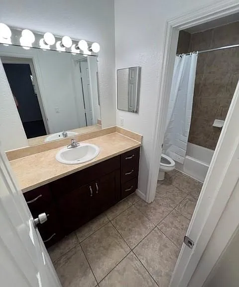 2640 NE 8th Ave #17 — Photo 9
