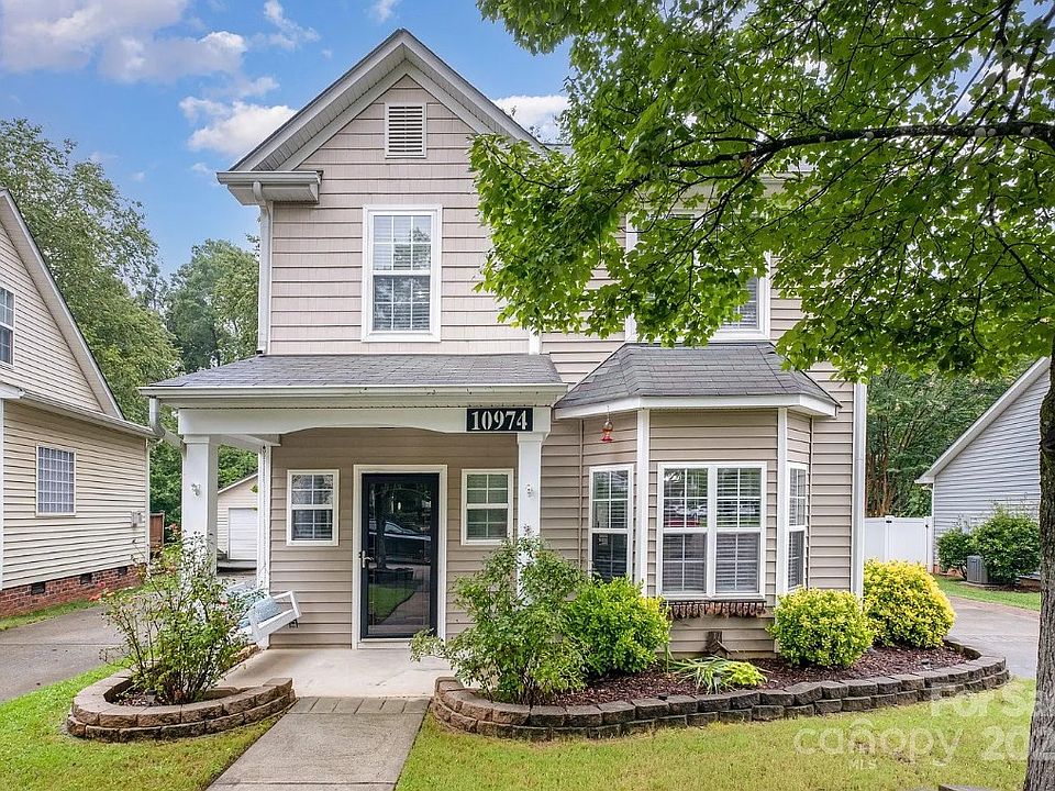 1st image of 10974 Heritage Green Dr