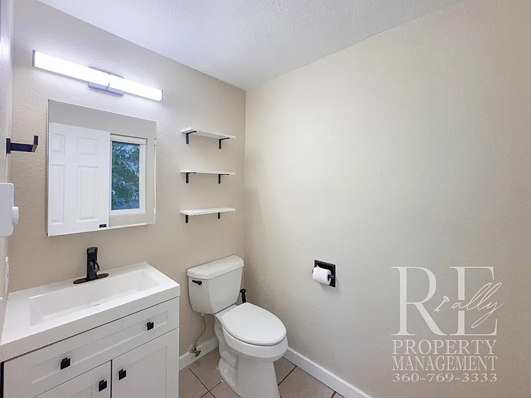 8240 NE Seawind Ave — Photo 11