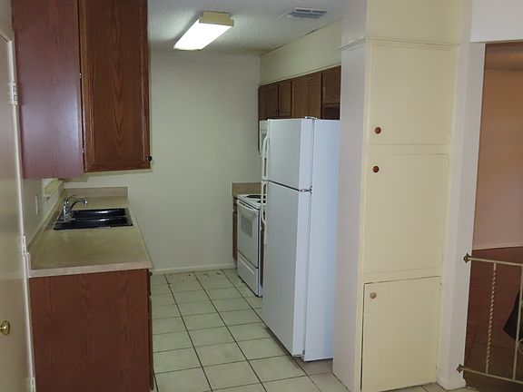 5th image of 4002 Mount Laurel Dr