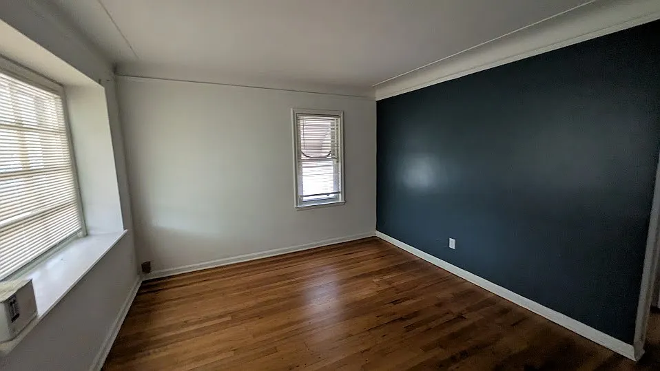 3 bed, 974 sqft, $1,349 — Photo 2