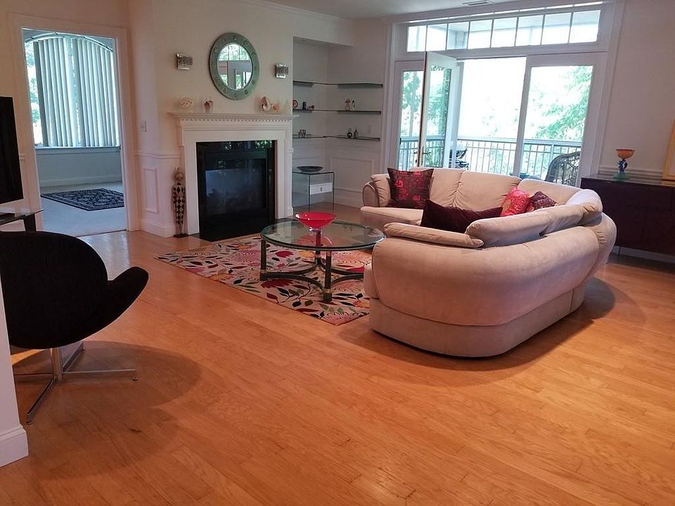 1st image of 10 Northwood Dr Unit 303