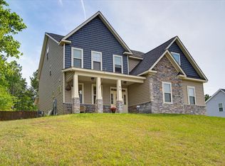 90 Countryside Dr, Lillington, NC 27546