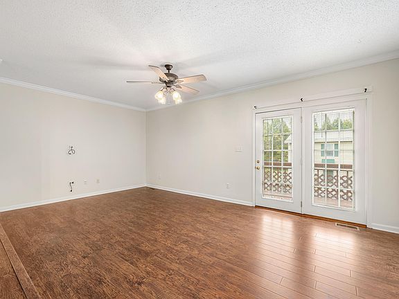 4th image of 2262 Forest Acres Dr #2262