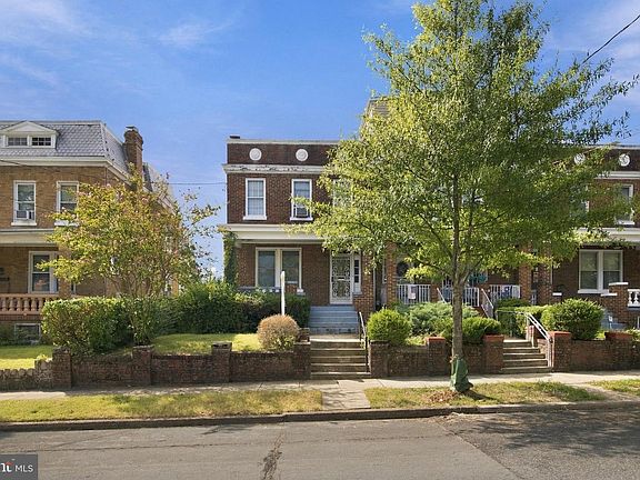2nd image of 418 Nicholson St NW