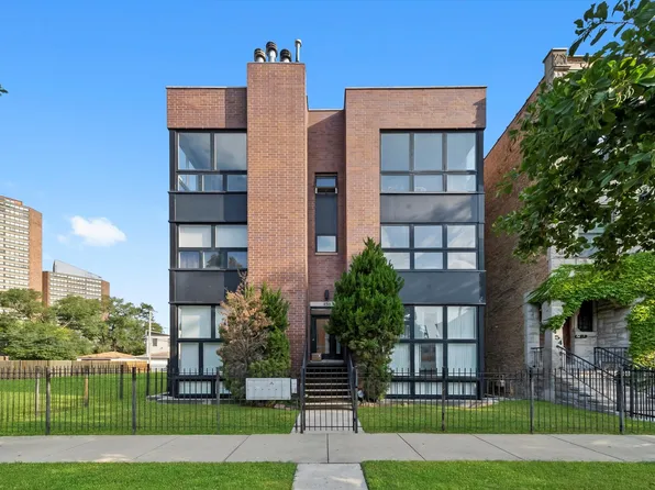 450 E Bowen Ave APT 1E, Chicago, IL 60653
