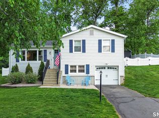 15 Riverside Drive, Branford, CT 06405