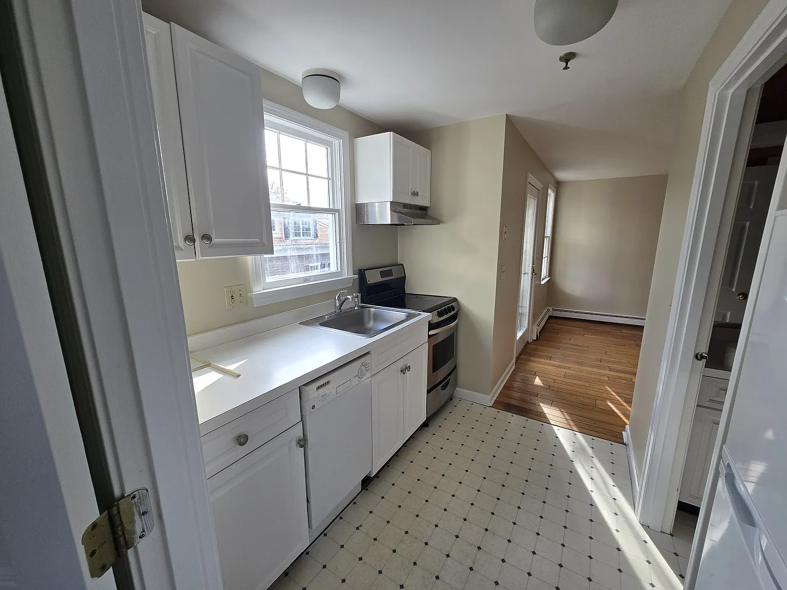 33 Cross St — Photo 3