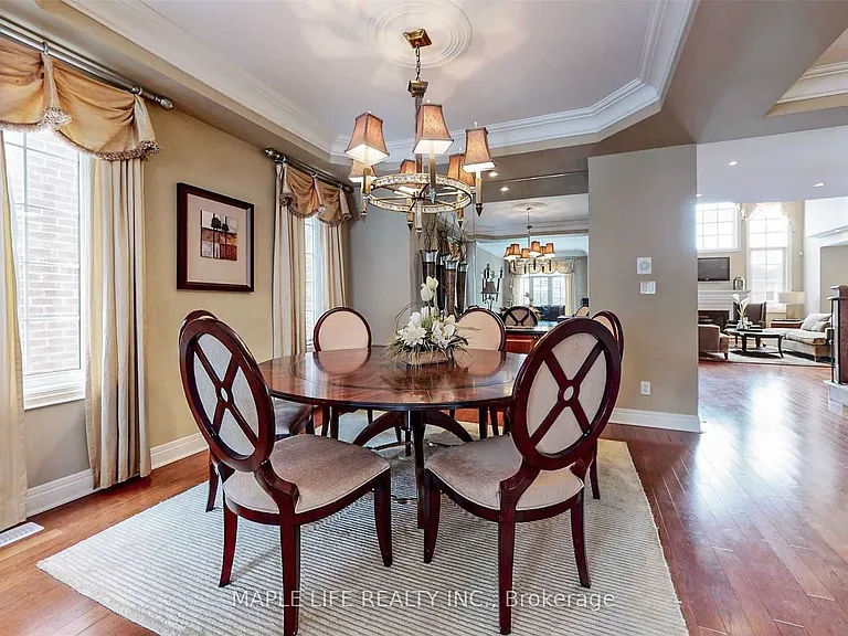 246 Sir Benson Dr — Photo 5