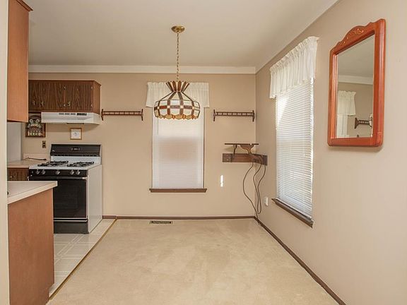 5th image of 22938 Talford St #379