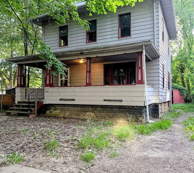 638 Merton Ave