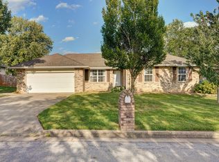 406 S Devonshire St, Nixa, MO 65714
