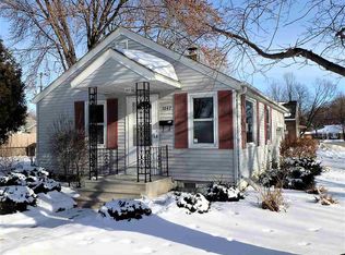 1042 6th St, Green Bay, WI 54304