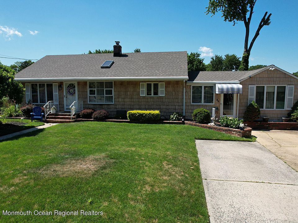 1st image of 35 Reynolds Dr