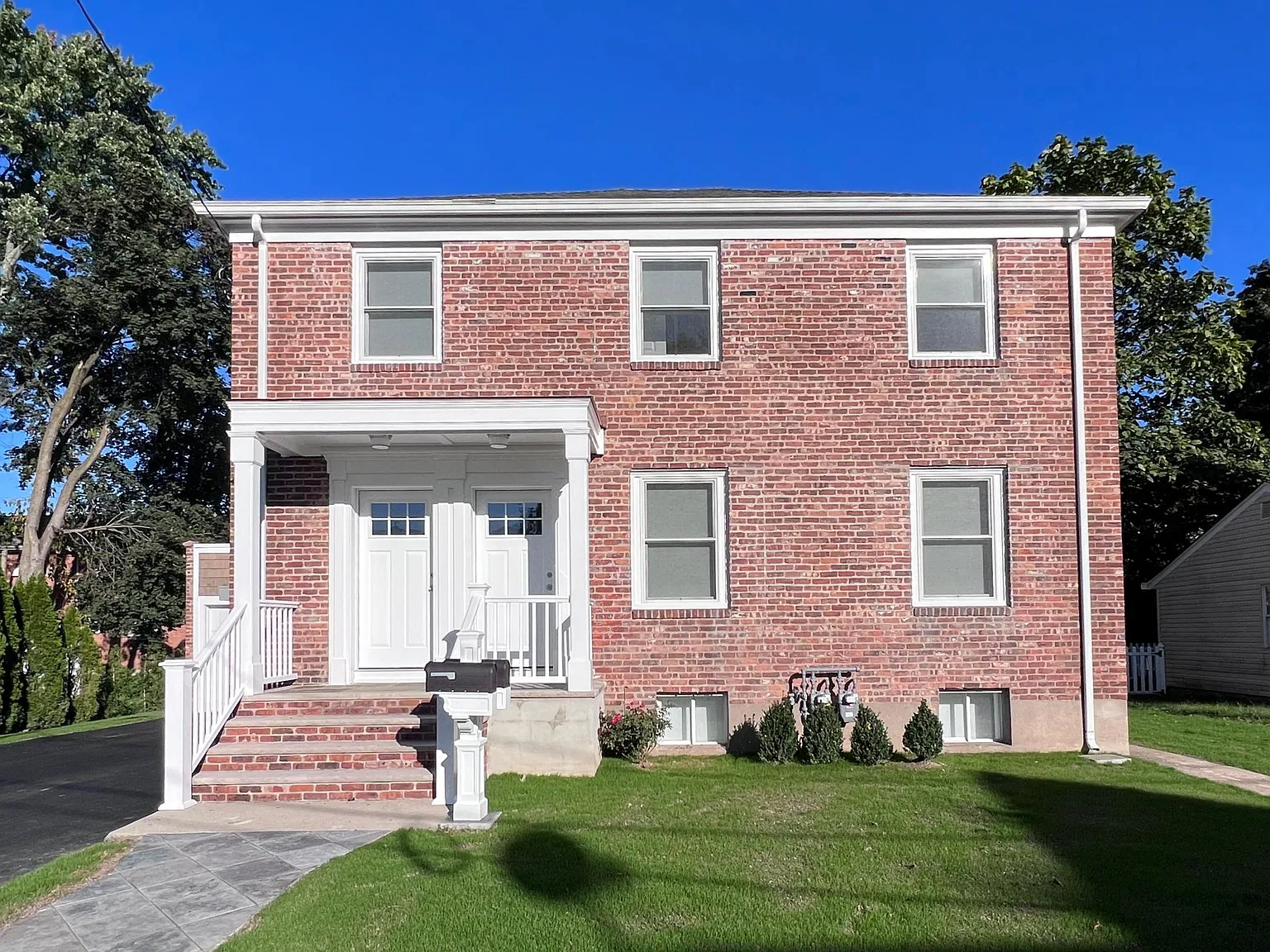 2 bed, $3,300 — Photo 1