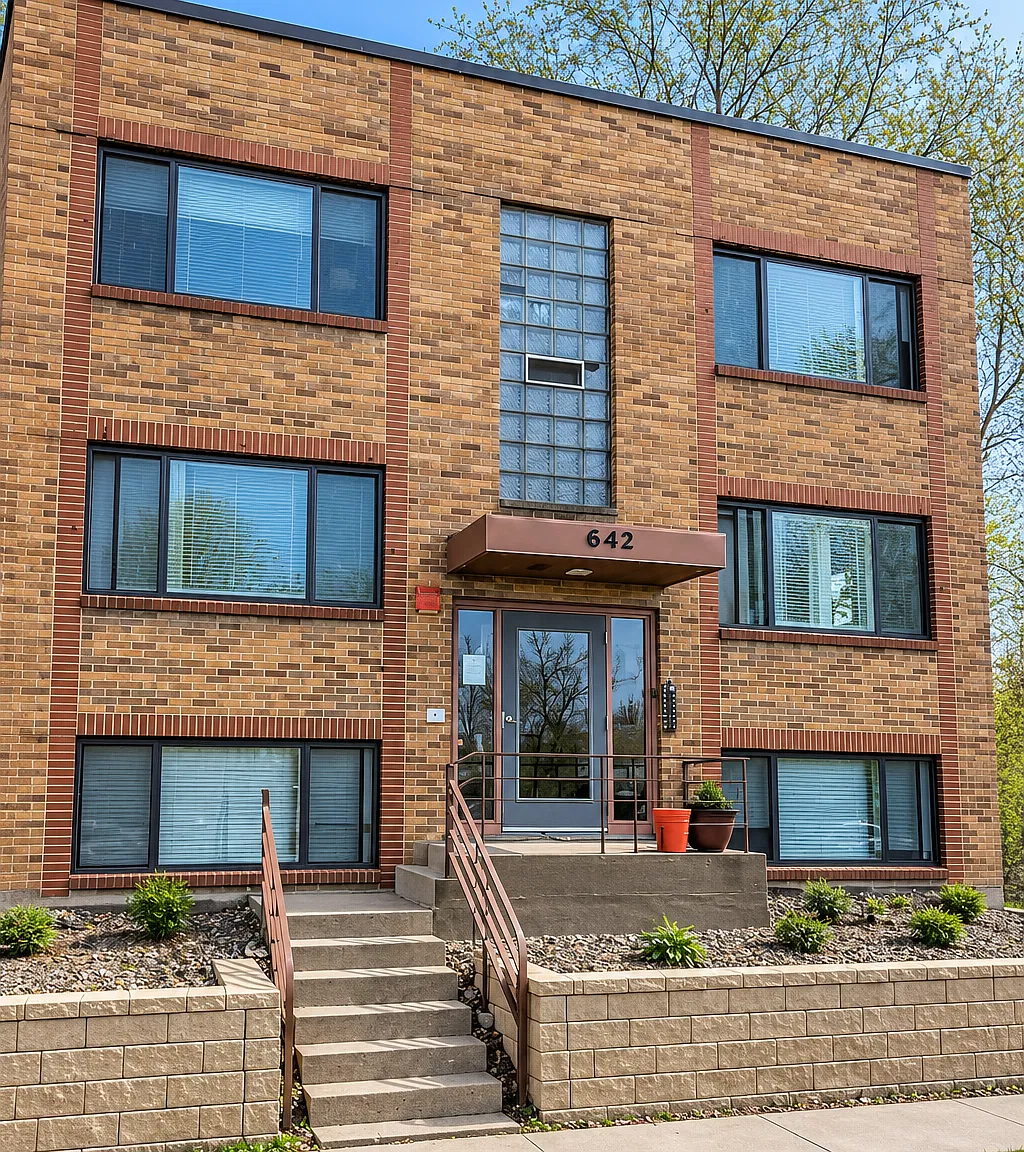 1 bed, $1,049 — Photo 1